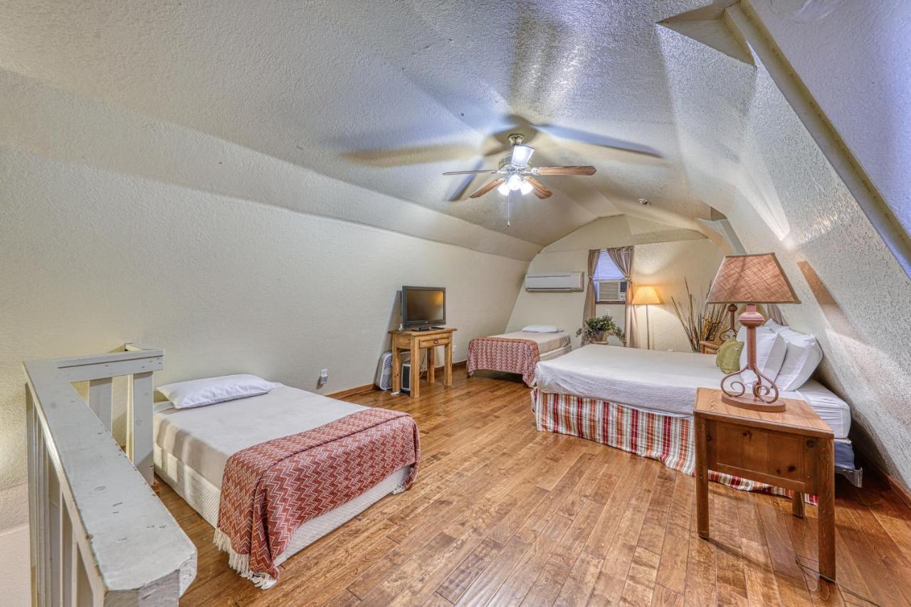 Hotel The Olive @ Mendelbaum Winery Guest Cabins Fredericksburg Exterior foto