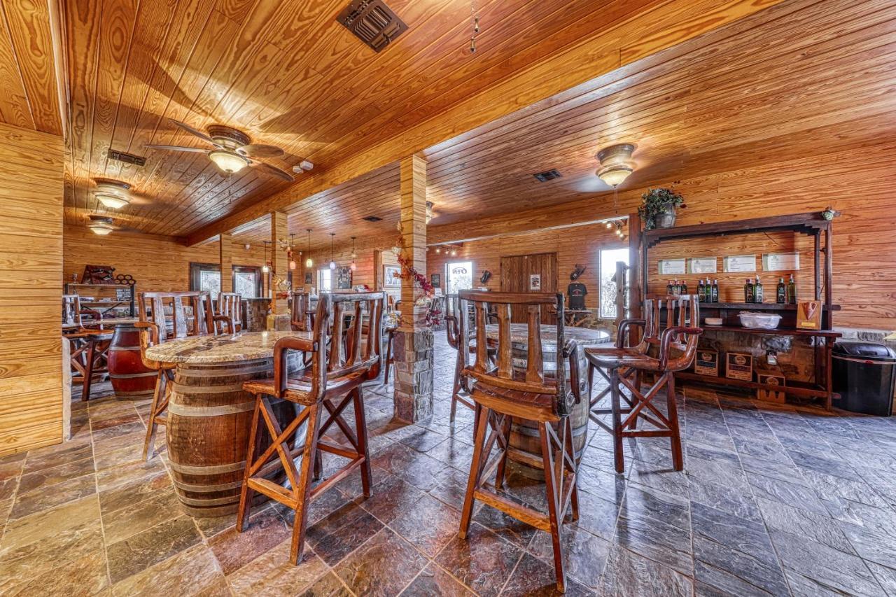 Hotel The Olive @ Mendelbaum Winery Guest Cabins Fredericksburg Exterior foto